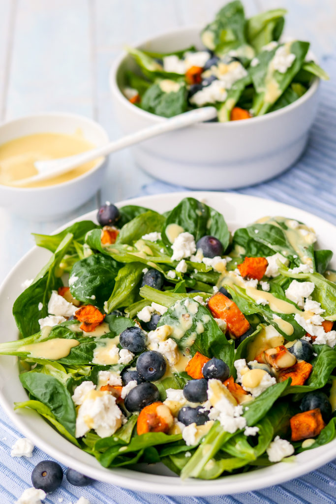 Feldsalat Mit Susskartoffeln Heidelbeeren Feta Und Honig Senf Dressing