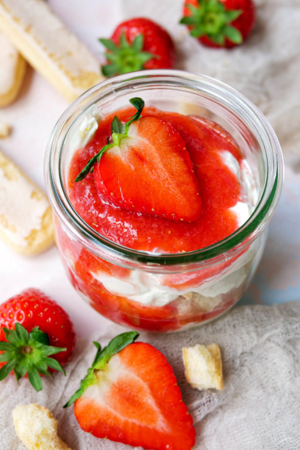 Erdbeer-Tiramisu im Glas – einfaches Rezept ohne Alkohol