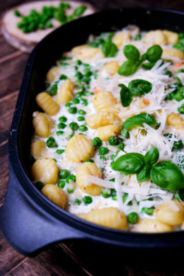 Schneller Auflauf mit Gnocchi und Erbsen